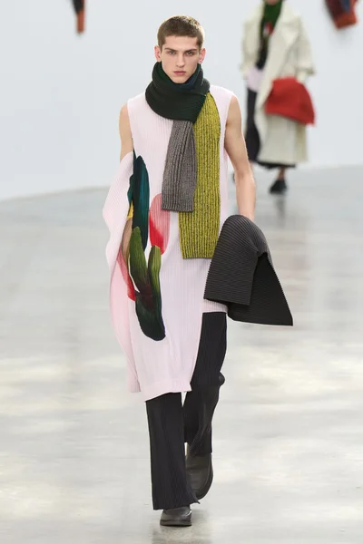 Look 9